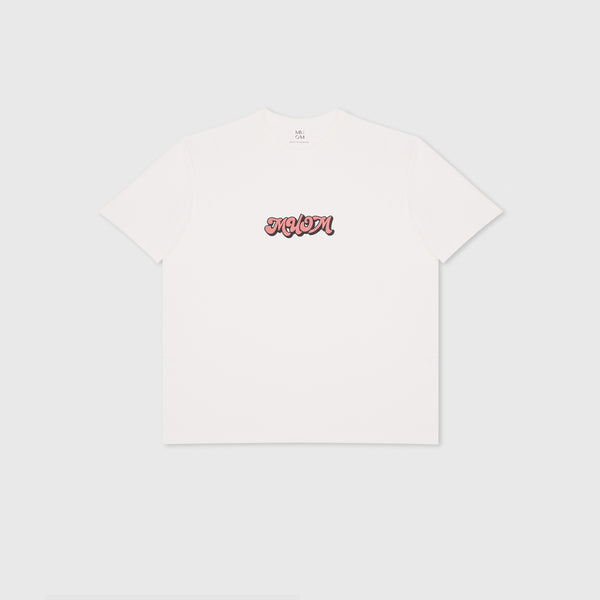 Weisses weit geschnittenes T-Shirt mit rosa schwarzem Graffiti Print auf Brustmitte